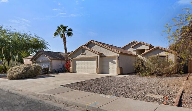 5726 E Jacaranda St in Mesa, AZ - Foto de edificio - Building Photo