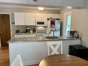 5662 Wood Duck Cir in Excelsior, MN - Building Photo - Building Photo