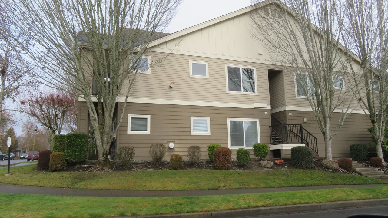 2100 Palisade Blvd in Dupont, WA - Building Photo