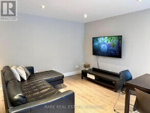 53 McCaul St in Toronto, ON - Building Photo - Building Photo