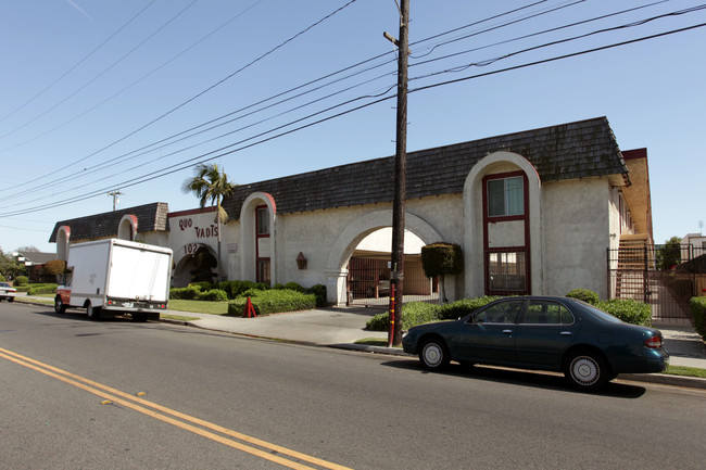 Quo Vadis in Gardena, CA - Foto de edificio - Building Photo