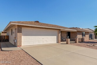 8260 E Nopal Ave in Mesa, AZ - Building Photo - Building Photo