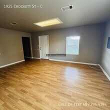 1925 Crockett St in West Orange, TX - Building Photo - Building Photo