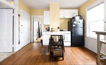 2 Hampshire Ct, Unit 3 in Cambridge, MA - Foto de edificio - Building Photo