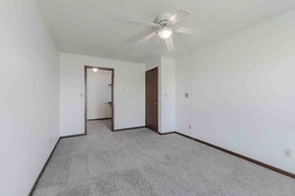 Hamlet Apartments in West Des Moines, IA - Building Photo - Building Photo