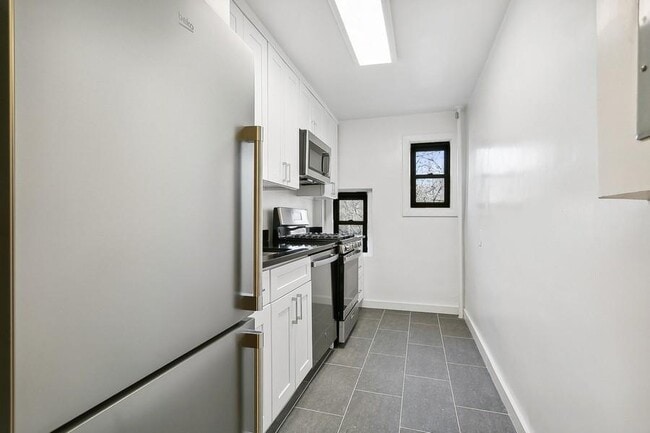 18 Palmer Ave in Bronxville, NY - Building Photo - Building Photo