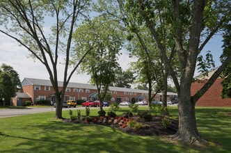 20 Church Rd in Maple Shade, NJ - Foto de edificio - Building Photo