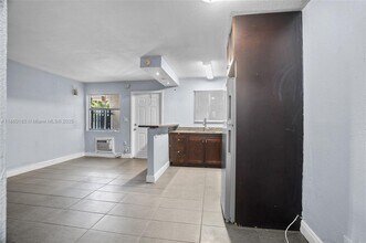 37 SW 14th St in Dania Beach, FL - Building Photo - Building Photo