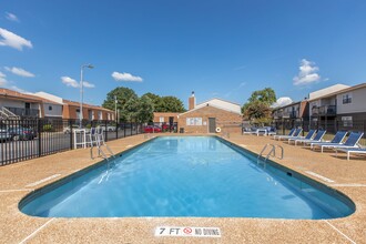 Brookridge Apartments in Decatur, AL - Building Photo - Building Photo