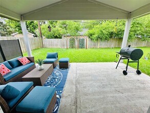 12218 Hillcroft St in Houston, TX - Building Photo - Building Photo