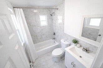 72-18 Elizabeth Ave in Queens, NY - Building Photo - Building Photo