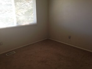 3351 S Field St in Lakewood, CO - Building Photo - Building Photo