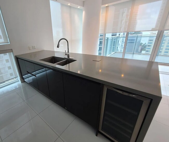 1080 Brickell Ave, Unit 2008 in Miami, FL - Building Photo - Building Photo