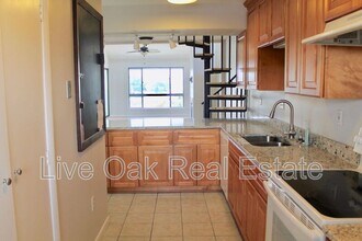 3200 Lynnhaven Dr in Virginia Beach, VA - Building Photo - Building Photo