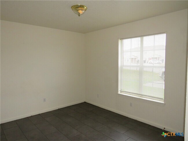 1602 Dugger Cir in Killeen, TX - Building Photo - Building Photo