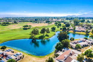 656 Hospitality Dr in Rancho Mirage, CA - Foto de edificio - Building Photo