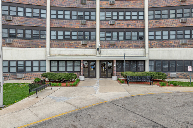 John F. Kennedy Terrace in Joliet, IL - Building Photo - Building Photo