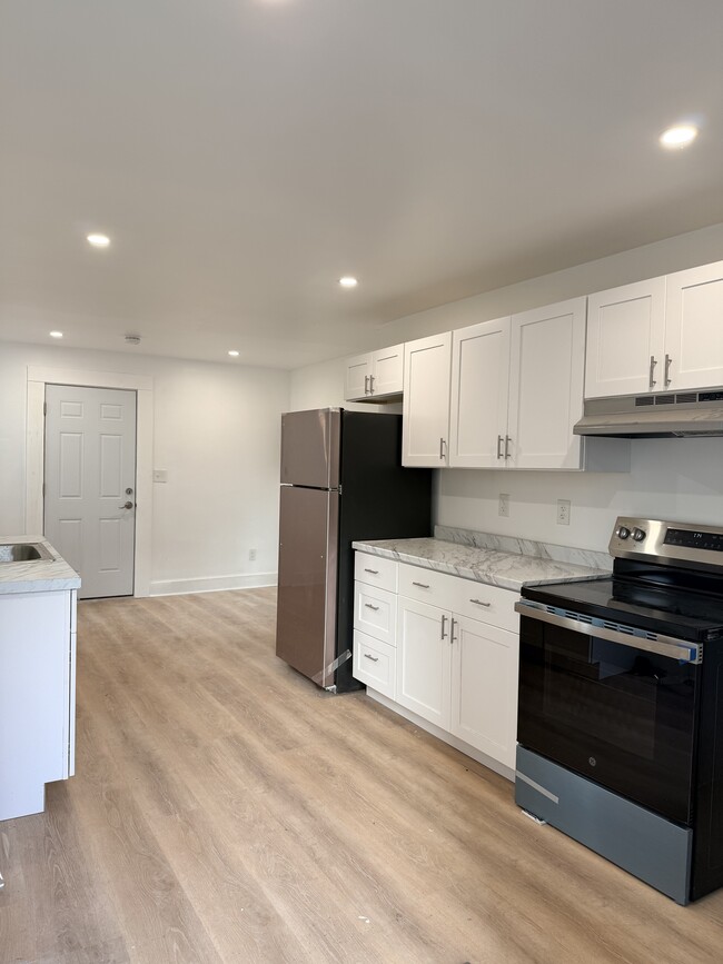 33 Main St, Unit 33, Unit 33