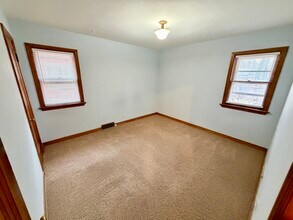 2216 Lefeber Ave, Unit Lower in Wauwatosa, WI - Building Photo - Building Photo