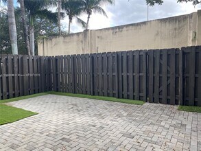 11428 NW 74th Terrace in Medley, FL - Building Photo - Building Photo