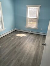 324 Liberty St, Unit 2 in Meriden, CT - Building Photo - Building Photo