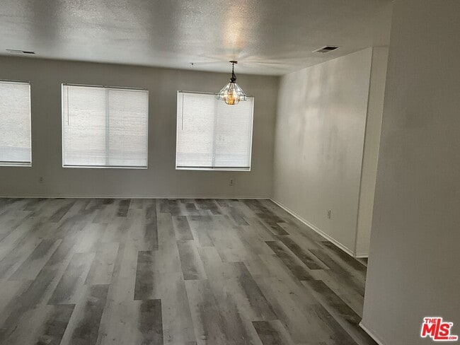 17071 Vía De Anza in Fontana, CA - Building Photo - Building Photo