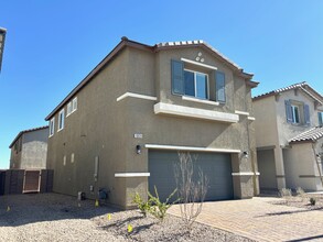 10024 S Ullom Dr in Las Vegas, NV - Building Photo - Building Photo