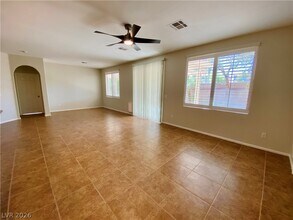 7621 Port Orchard Ave in Las Vegas, NV - Building Photo - Building Photo