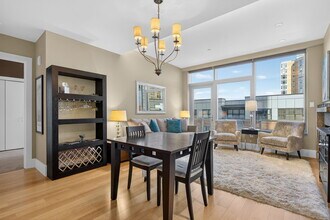 1001 NW Lovejoy St in Portland, OR - Building Photo - Building Photo