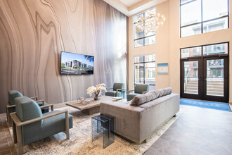 Elevate Apartments in Madison, WI - Foto de edificio - Lobby