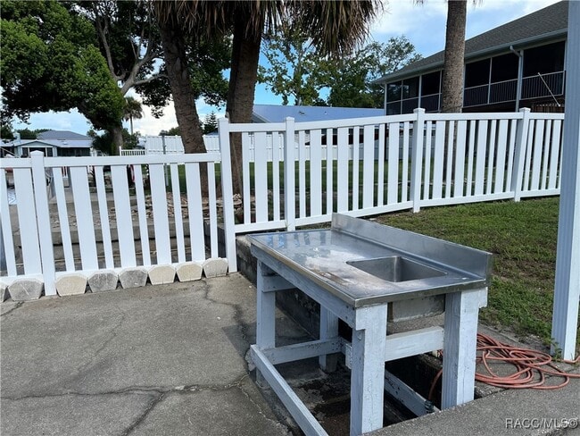 1920 NW 18th St in Crystal River, FL - Building Photo - Building Photo