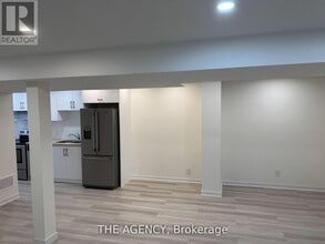 1054 Leslie Valley Dr in Newmarket, ON - Building Photo - Building Photo