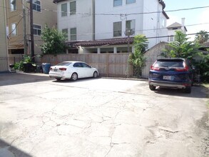 401 W Clay St in Houston, TX - Building Photo - Building Photo