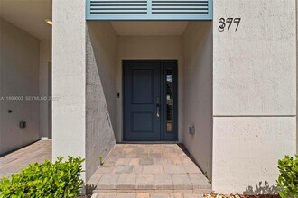 377 NE 1st Ave in Florida City, FL - Building Photo - Building Photo