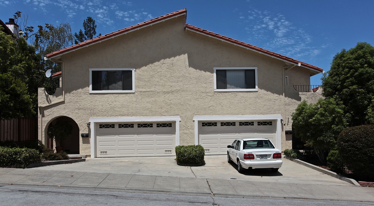 2070 Liberty Park Ave in Menlo Park, CA - Building Photo