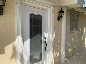 5793 Ithaca Way in Sarasota, FL - Building Photo - Building Photo