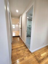 306 Beebe Rd in Mineola, NY - Foto de edificio - Building Photo