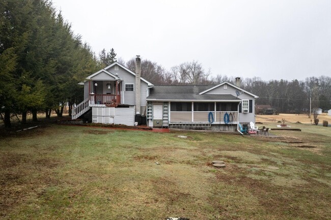 63 Walker Valley Rd in Pine Bush, NY - Building Photo - Building Photo