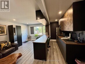 78 Melvin Ave in Hamilton, ON - Building Photo - Building Photo