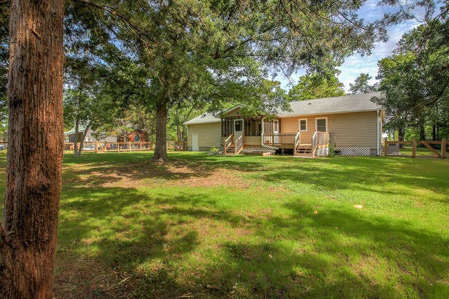 3609 White Dr in Morehead City, NC - Building Photo - Building Photo