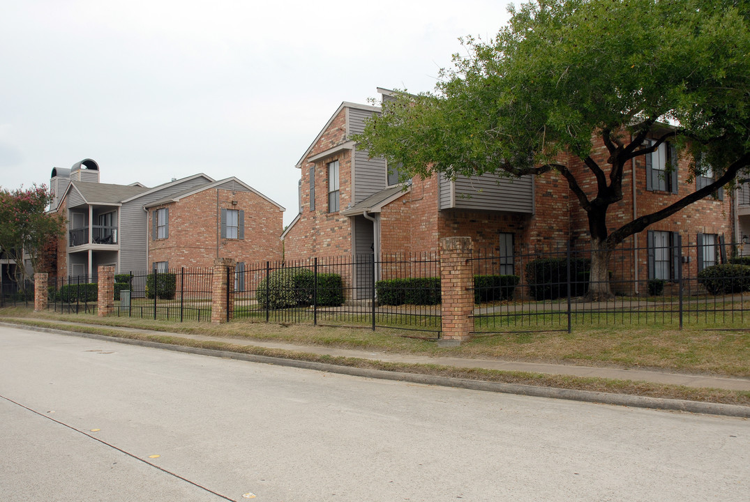 Streamside Place in Houston, TX - Foto de edificio