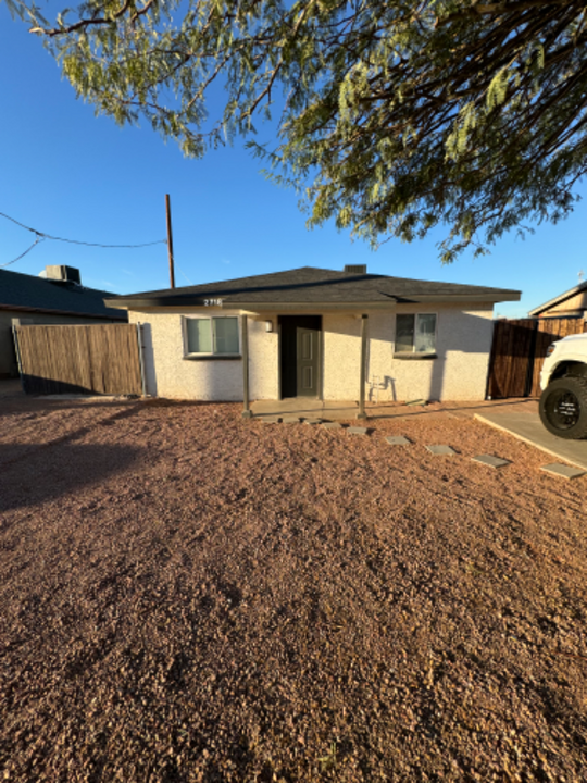 2718 E Wood St in Phoenix, AZ - Foto de edificio