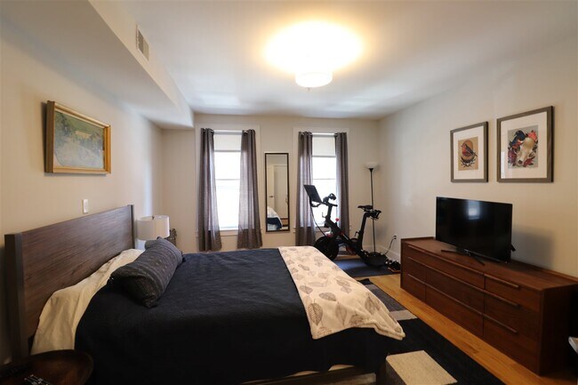 125 Harrison St in Hoboken, NJ - Building Photo - Building Photo