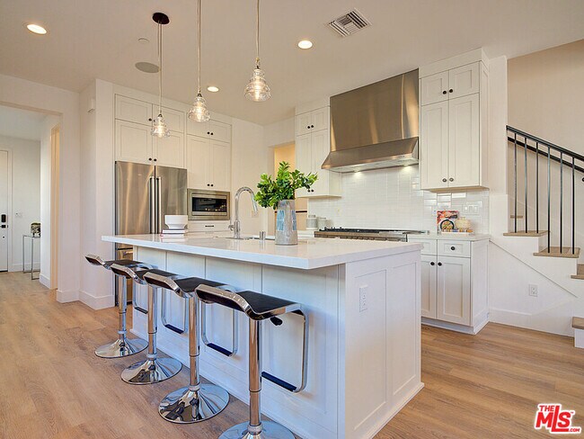 819 N Sycamore Ave in Los Angeles, CA - Building Photo - Building Photo