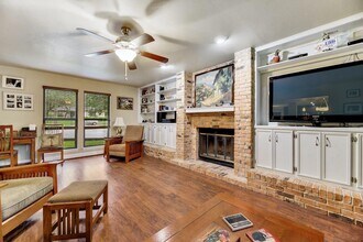 11313 Menodora Dr in Austin, TX - Foto de edificio - Building Photo