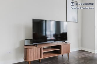 77 W Huron St in Chicago, IL - Building Photo - Building Photo