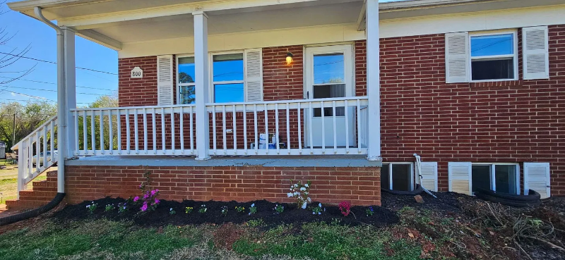 1109 Sunset St in Newton, NC - Building Photo