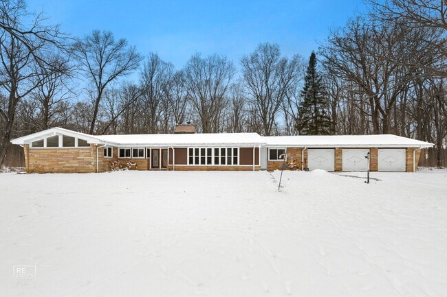 property at 23670 N Elm Rd