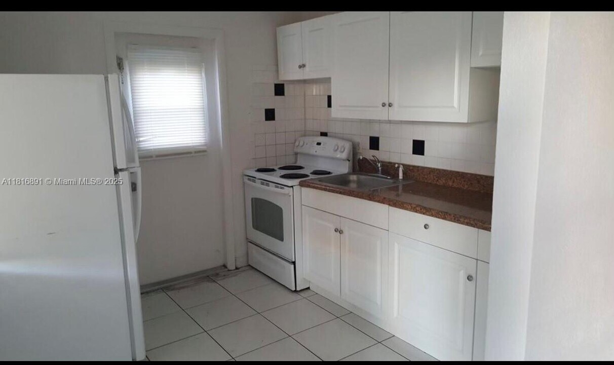 1548 NW 3rd Terrace in Pompano Beach, FL - Building Photo