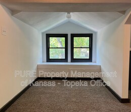 202 NW Story St in Topeka, KS - Building Photo - Building Photo